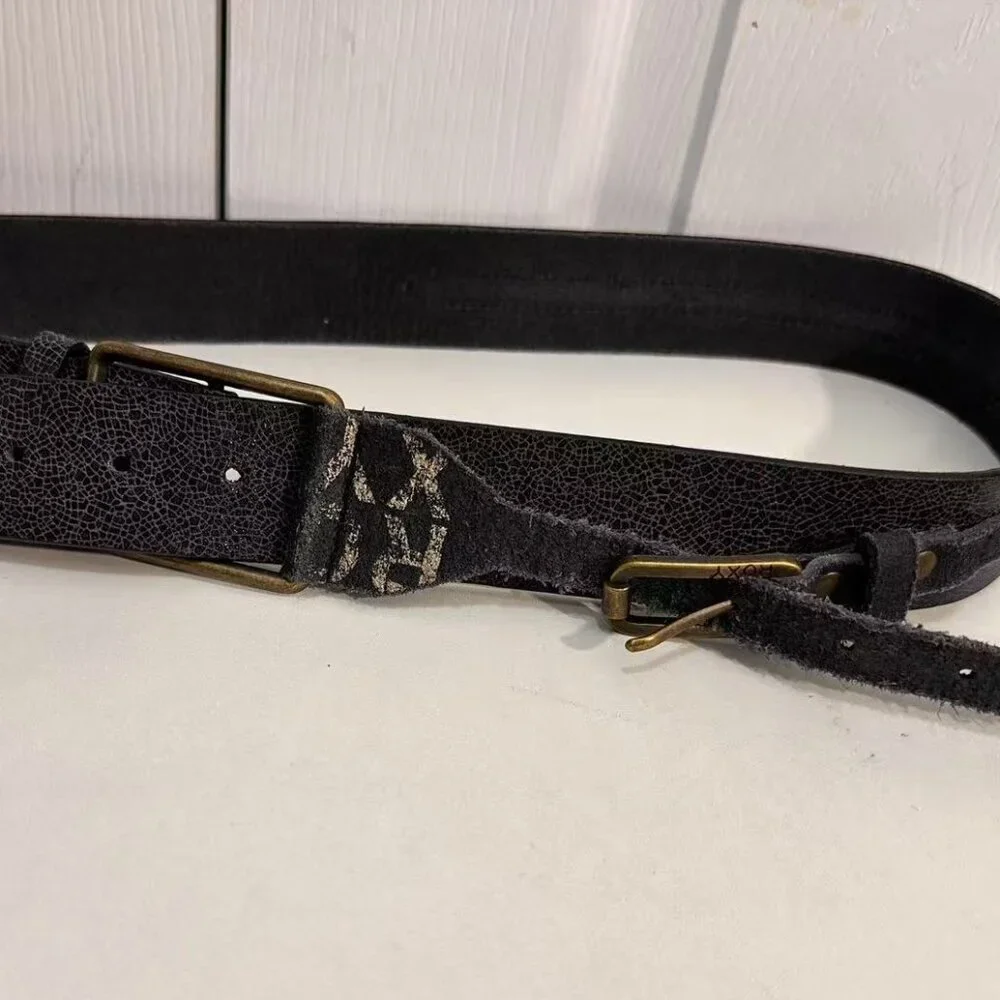 3/$30 Stylish Fashion Accessory: All-Leather Gray Belt (M/L) - Picture 7 of 9